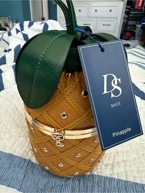 DS Bag NWT By The Pool 3D Pineapple Crossbody Bucket Purse